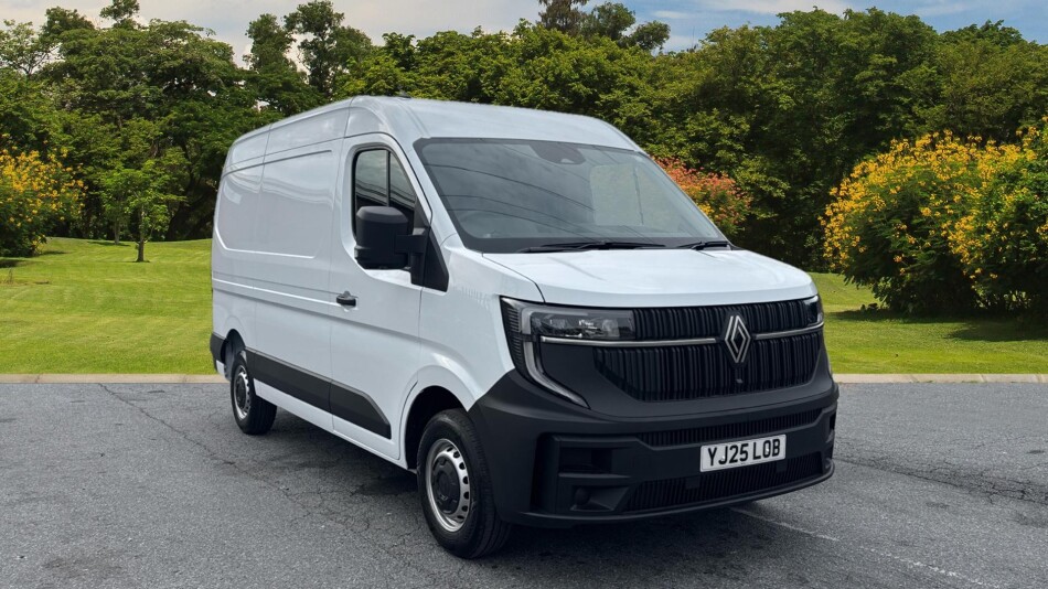 Renault Master Mwb Diesel Fwd MM35 Blue dCi 130 Advance Medium Roof Van